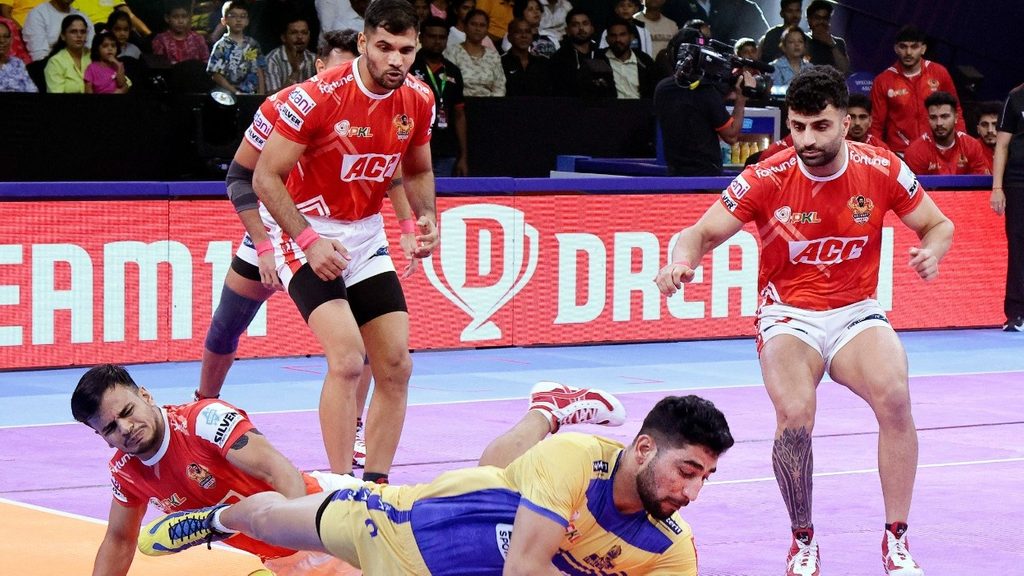 Formidable Tamil Thalaivas thrash Gujarat Giants, win by 13 points  