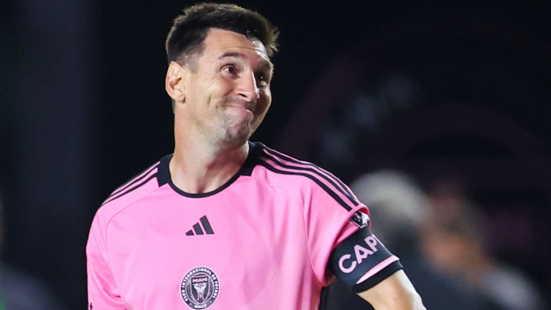 De Jong explains why Messi is so much better than 'the rest'  