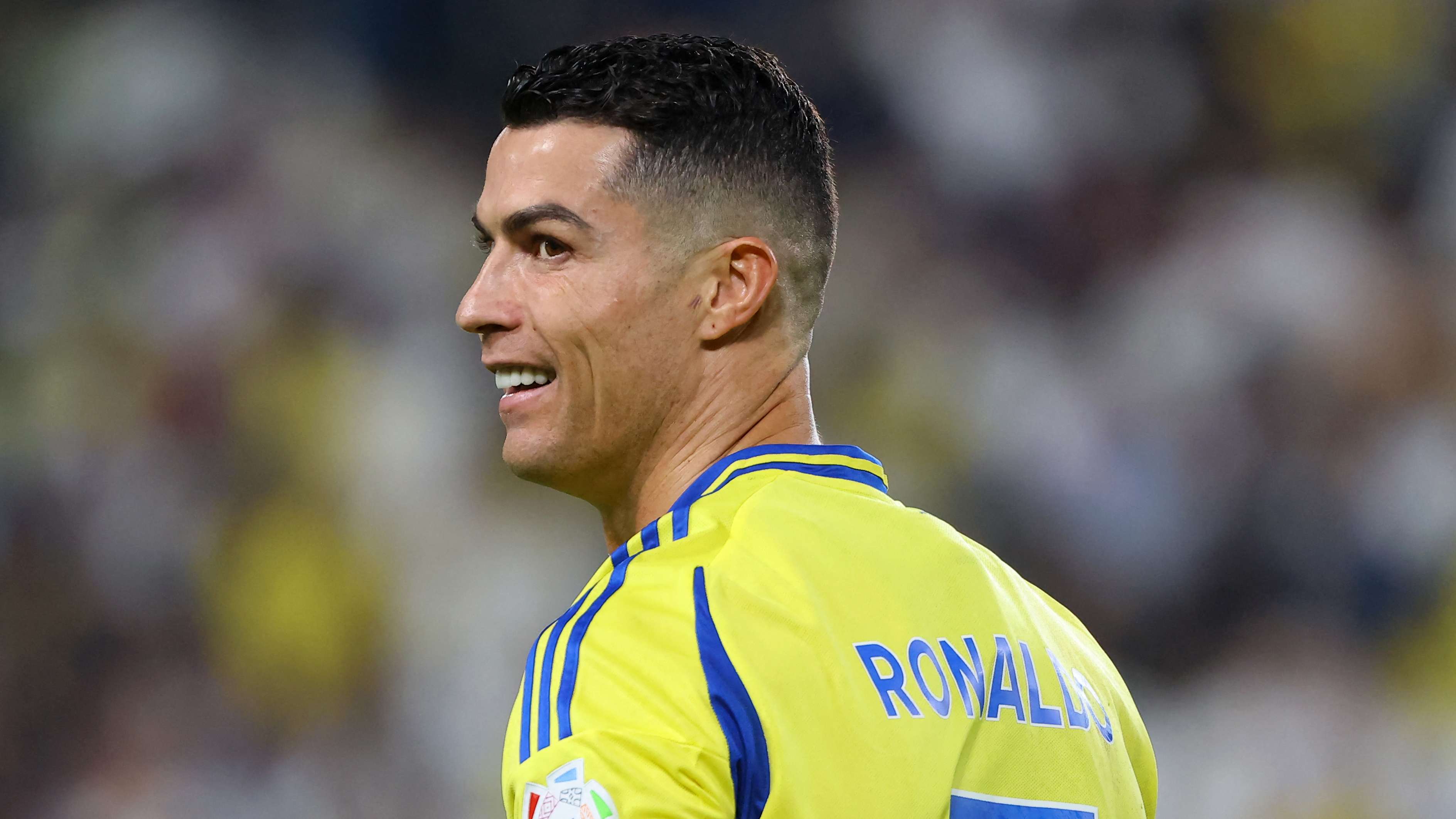 How much does Cristiano Ronaldo earn per week?  
