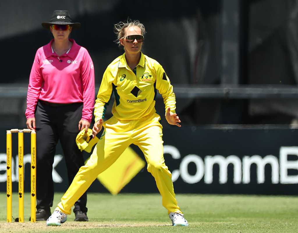 All-round Gardner, Healy star as Australia bag first points  