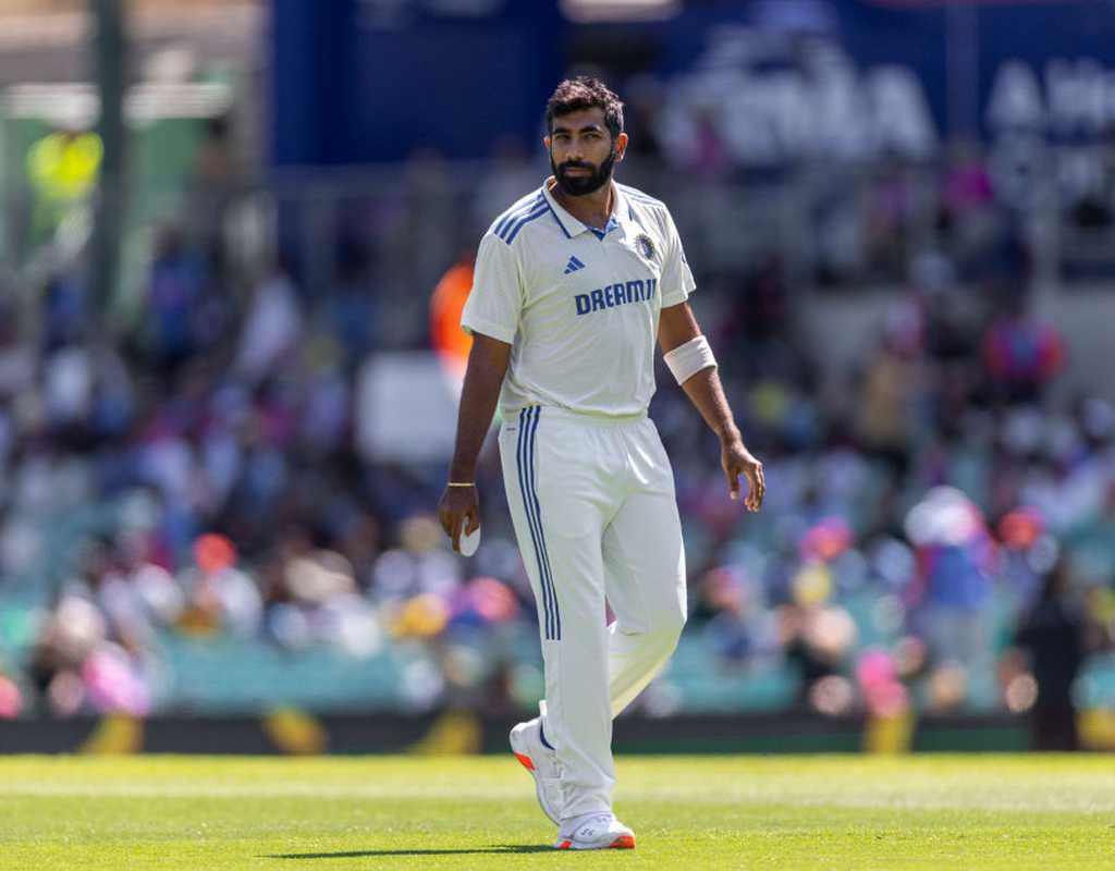 Bumrah leaves SCG to undergo scans, to take a call on bowling in the morning  