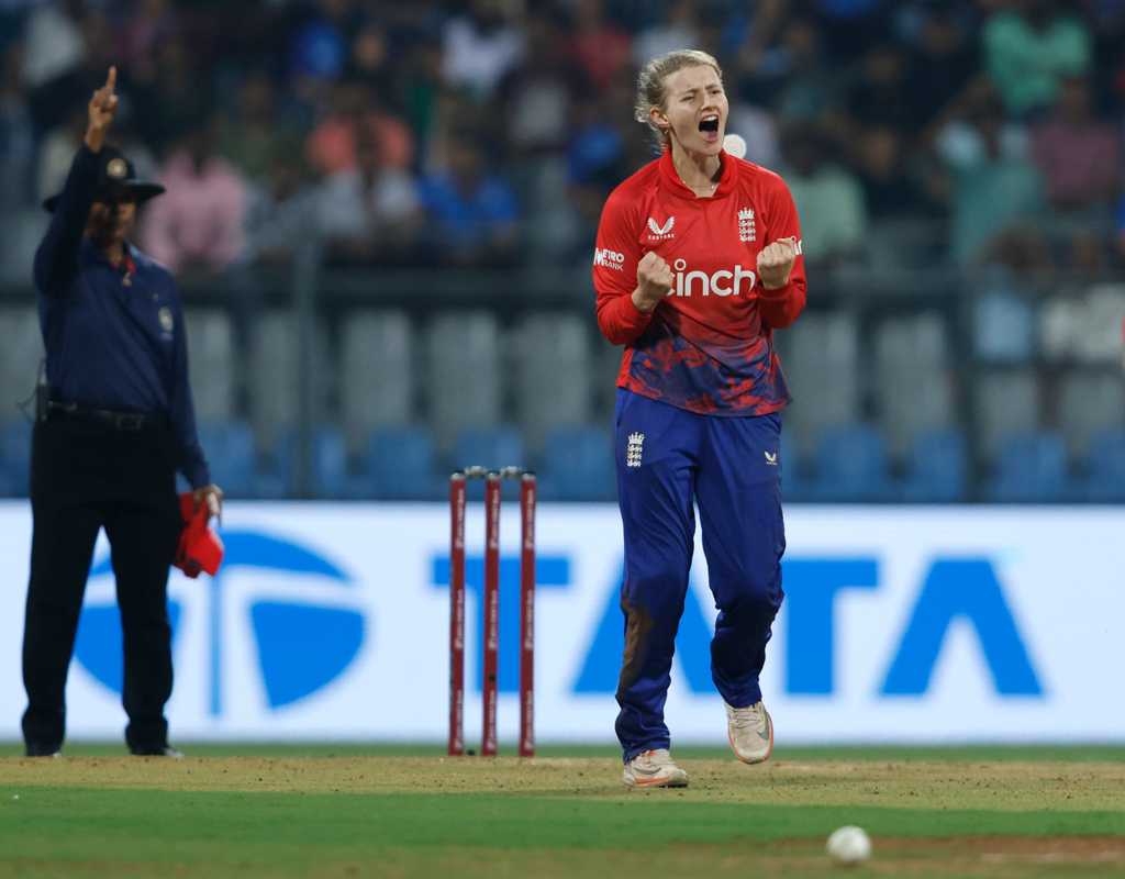 WPL 2025: RCB rope in Charlie Dean for the injured Sophie Molineux  