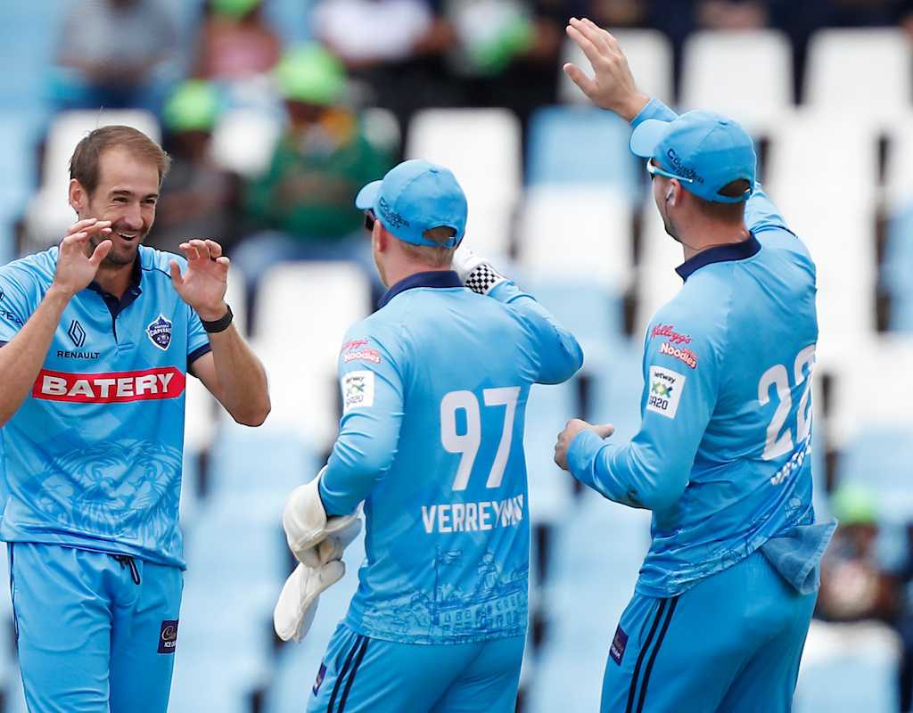 Dupavillon leads Capitals to comfortable win  