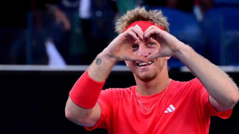 Coco Gauff, Novak Djokovic star under Australian Open lights with smooth-sailing week two returns  