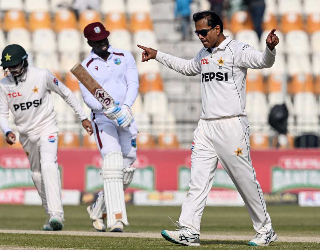 Noman, Sajid lead Pakistan's charge on 19-wicket day  