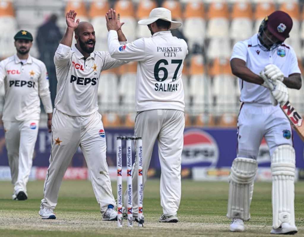 Pakistan remain on top despite Warrican's 7-wicket haul  