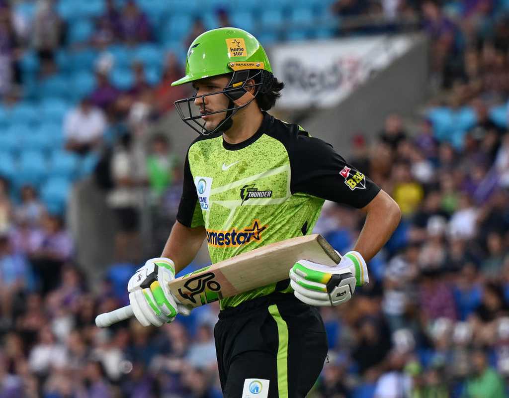 Thunder demolish Scorchers to move to the top of the table  