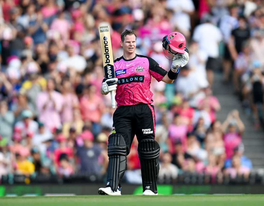 Smith's record-equalling BBL ton headlines Sydney Sixers' victory  