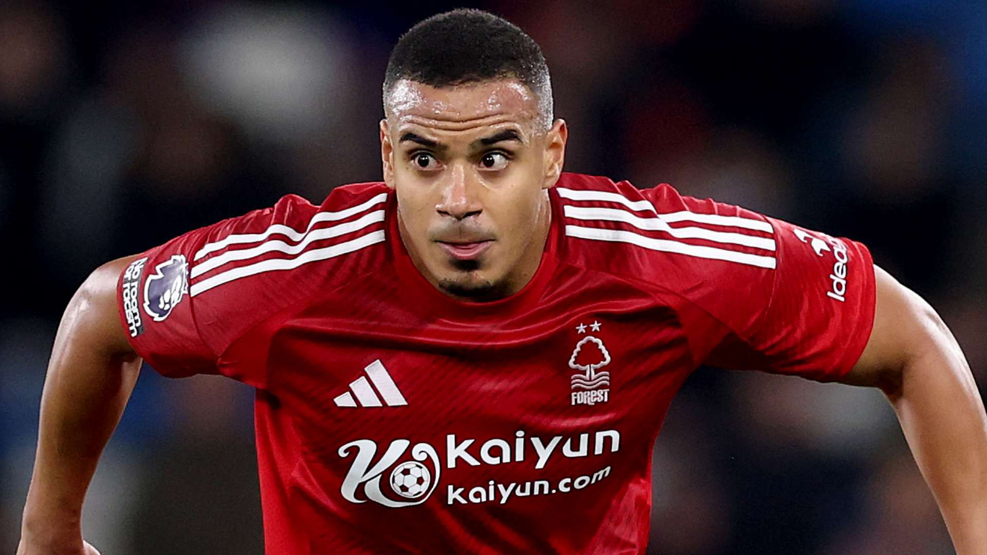 First £100m defender?! Transfer record tip for breakout PL star  