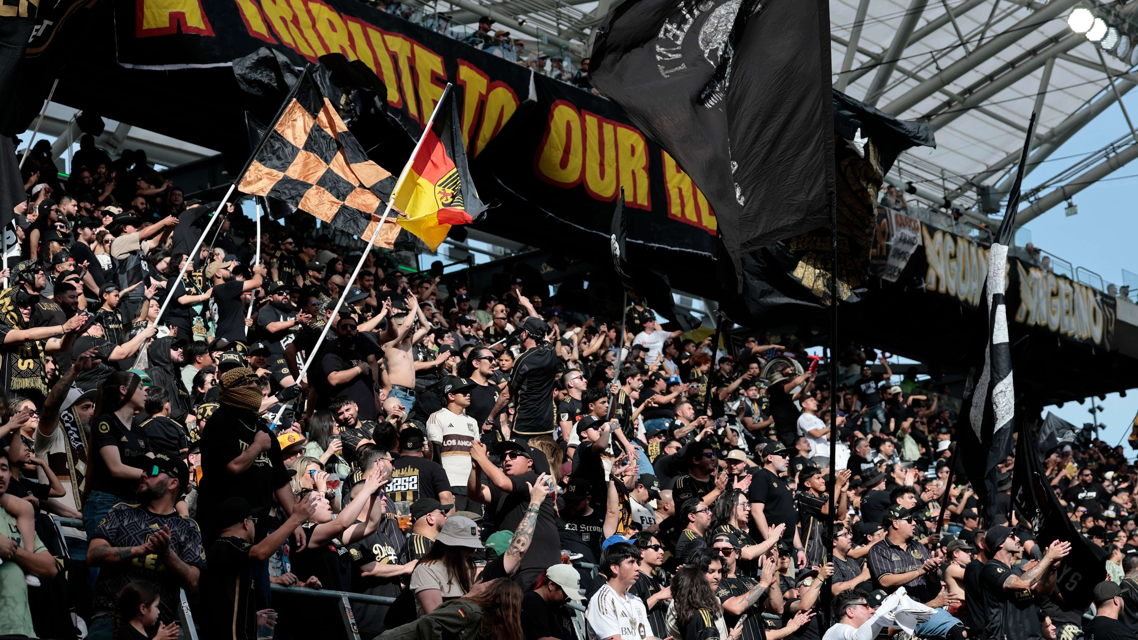 LAFC fans create stunning tifo as tribute to wildfire heroes  