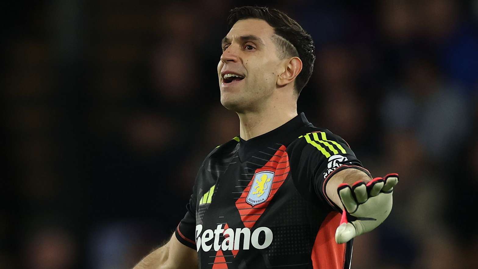 Aston Villa dealt concerning Martinez injury blow  