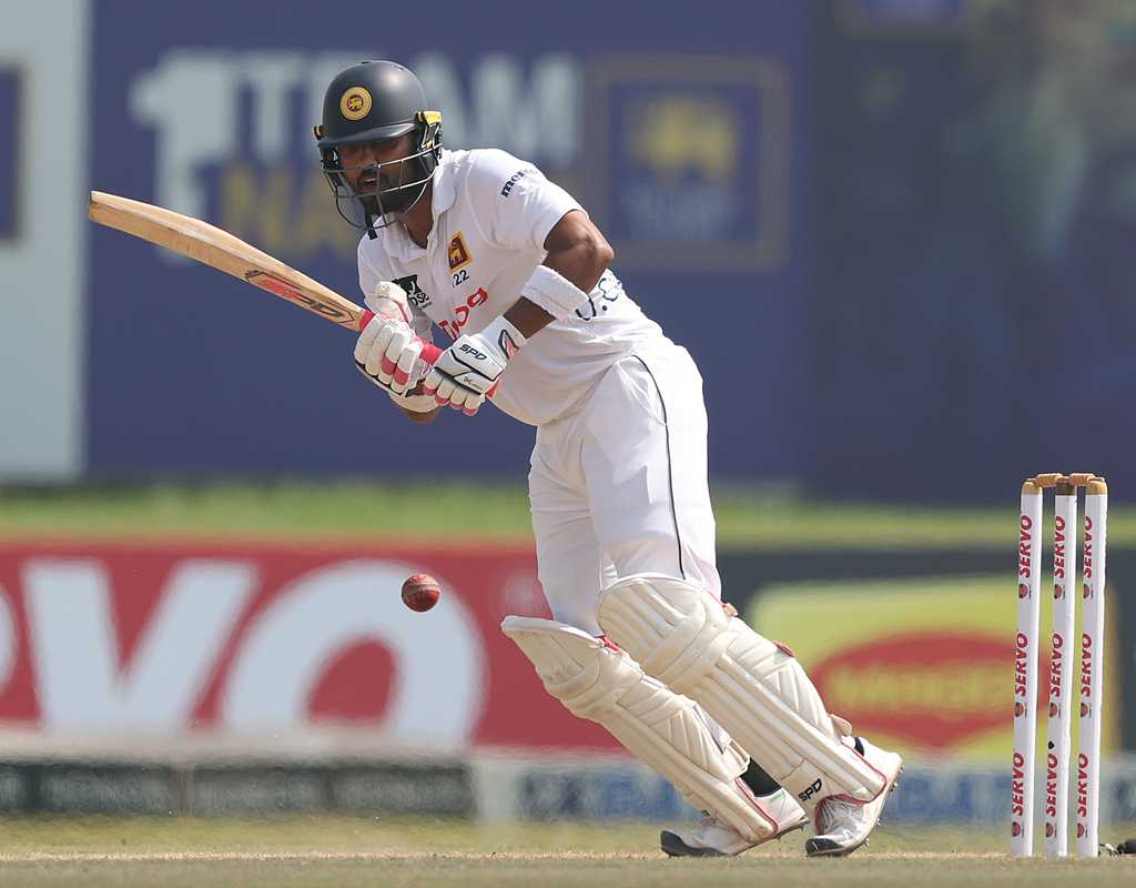 Australia hit back with four wickets in second session  