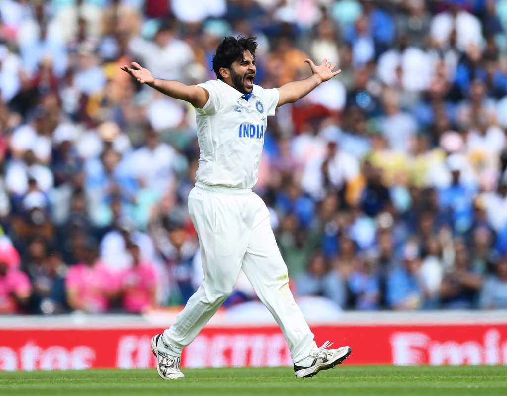 Crushing win sees Mumbai qualify for knockouts  