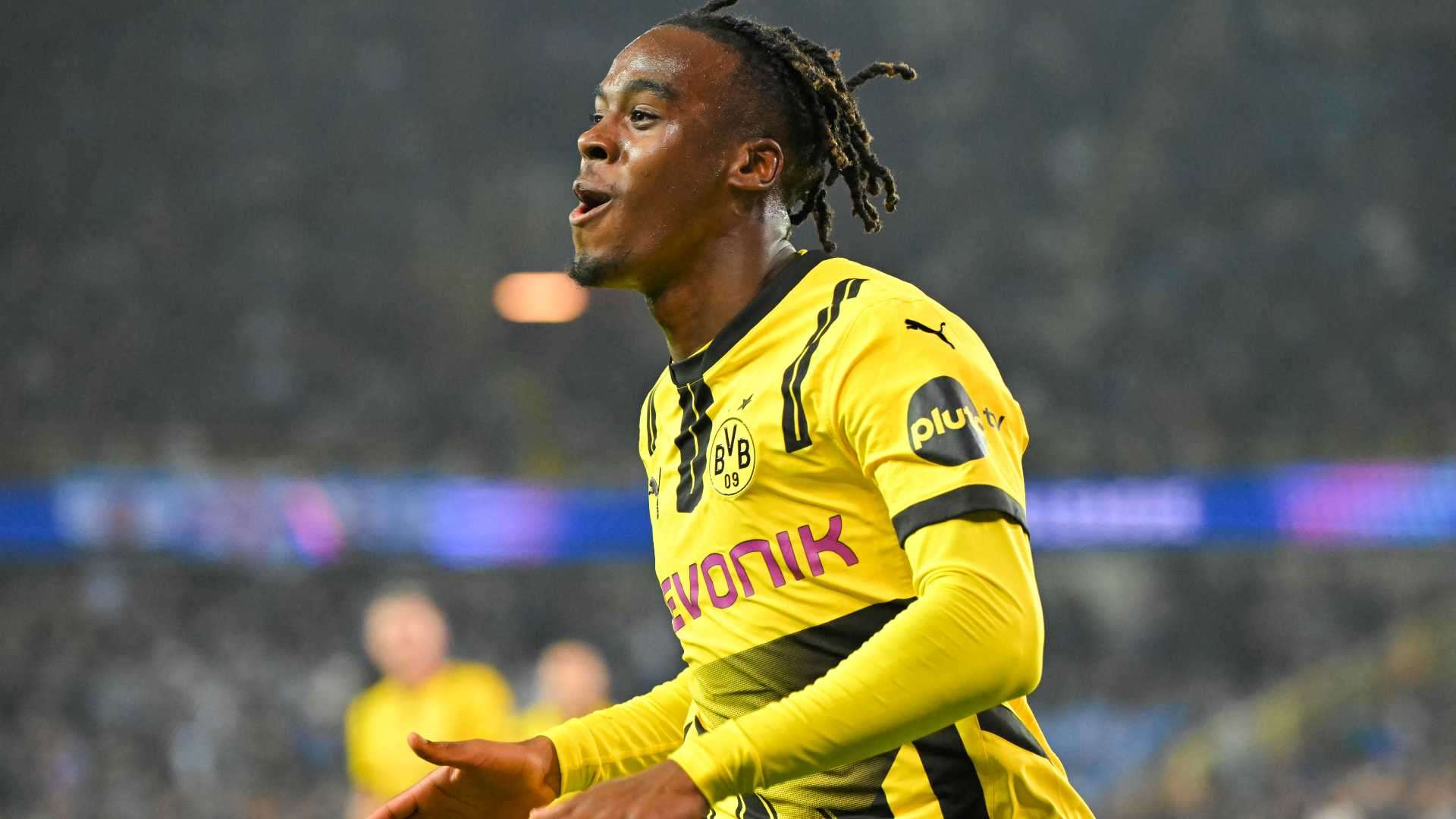 Dortmund's fire sale! Gittens price tag set with Chelsea & Bayern lurking  