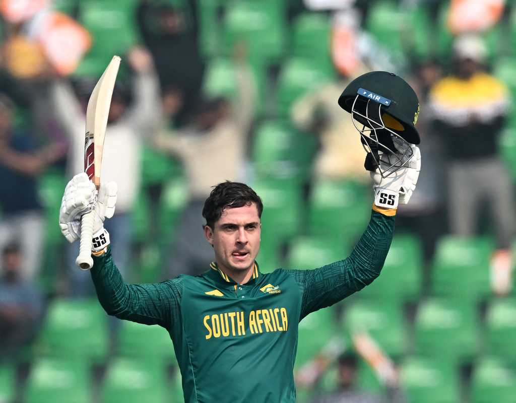 Breetzke's 150 powers South Africa to 304  