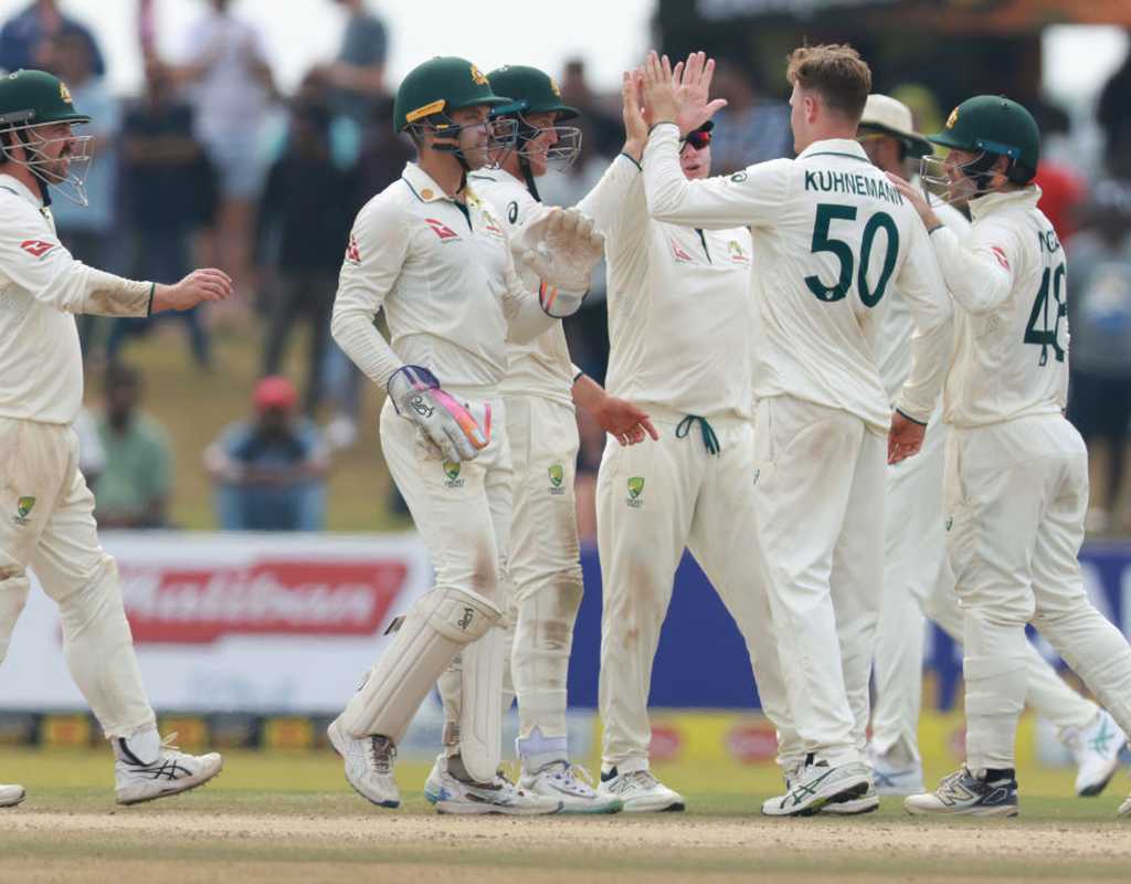Spinners star in Australia's emphatic innings win  