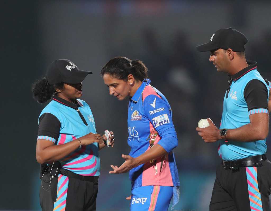 Run-out calls leave a controversial mark on DC's victory over MI  