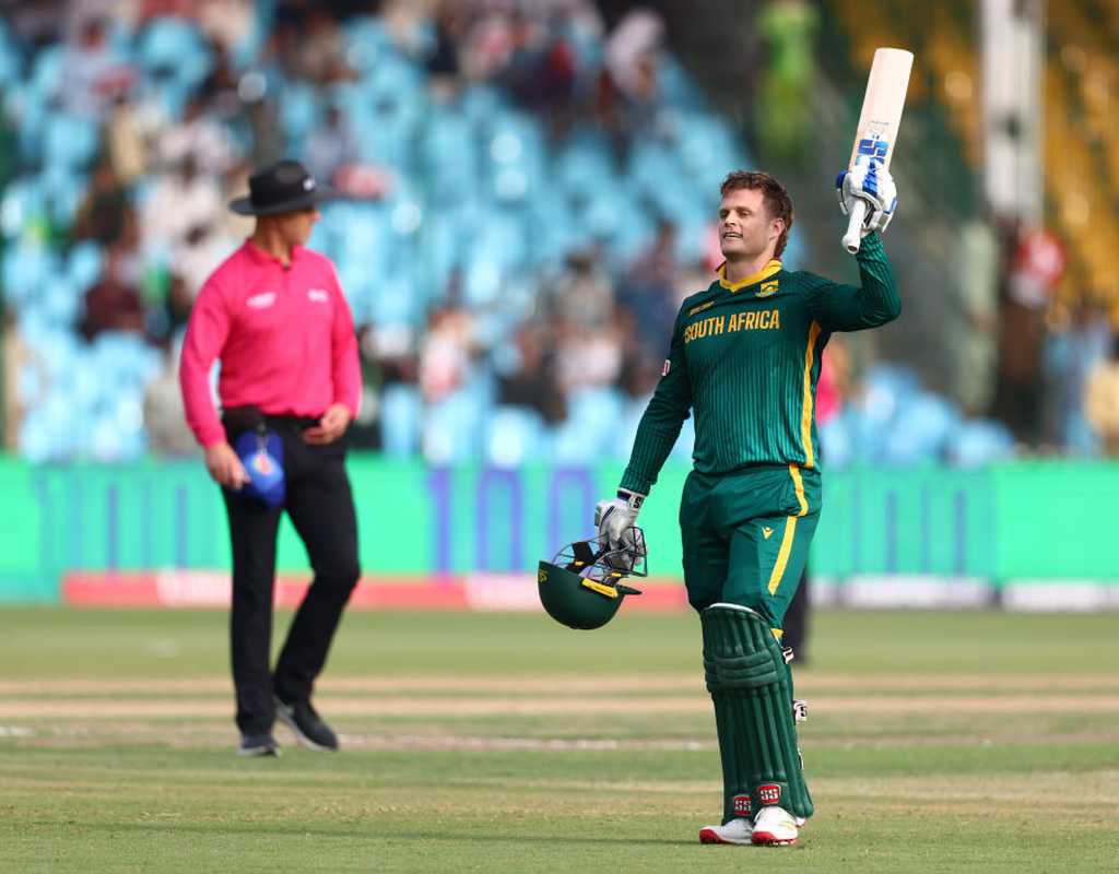 Rickelton's maiden ton sets up South Africa's strong total  