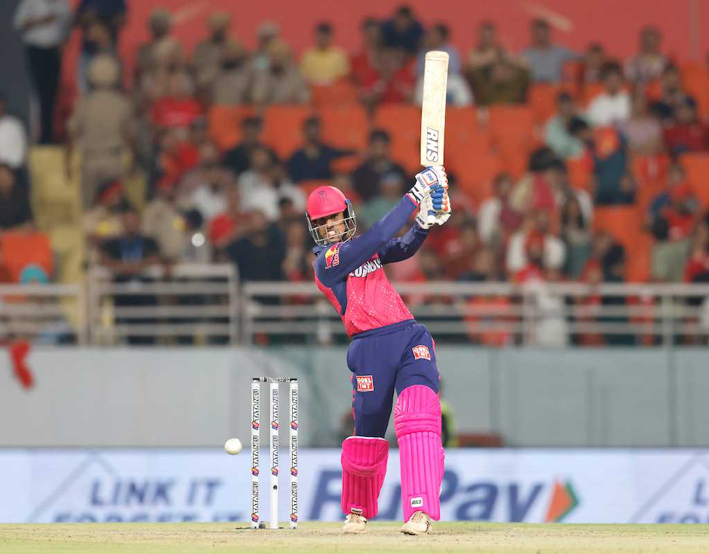 Tanush Kotian leads another rescue act for Mumbai  