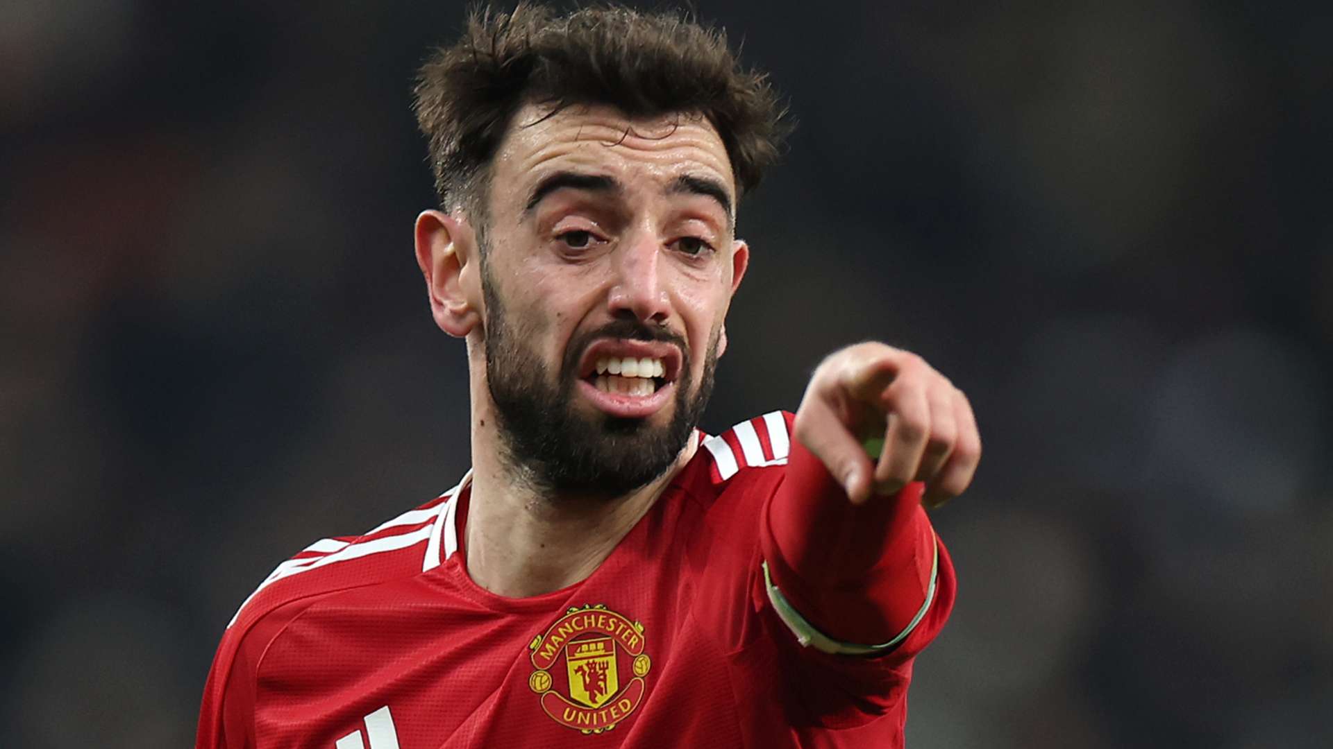 Fernandes to leave Man Utd? ‘Difficult’ transfer fears raised  