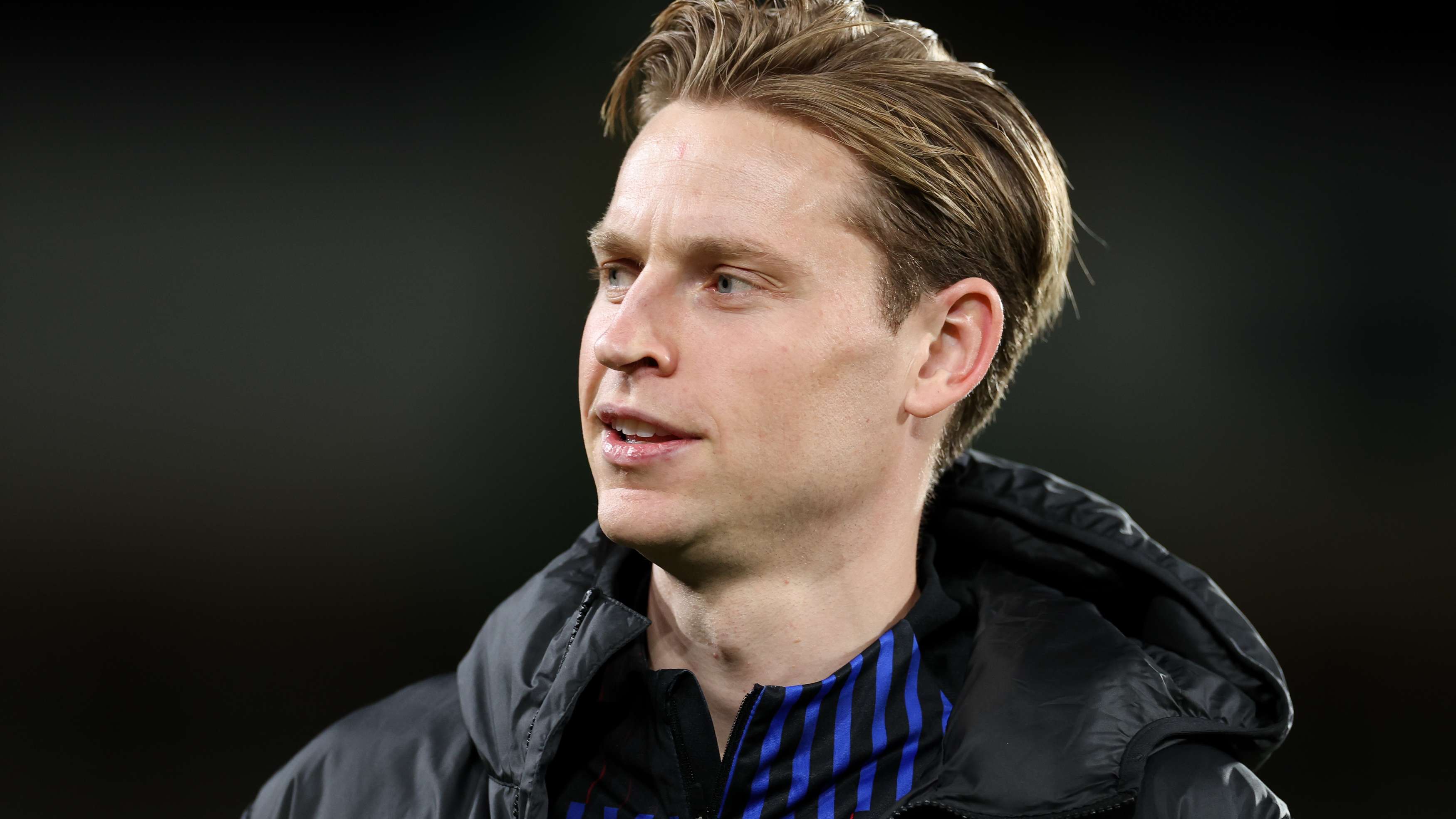 De Jong defiant amid rumours of Barca contract talks having stalled  