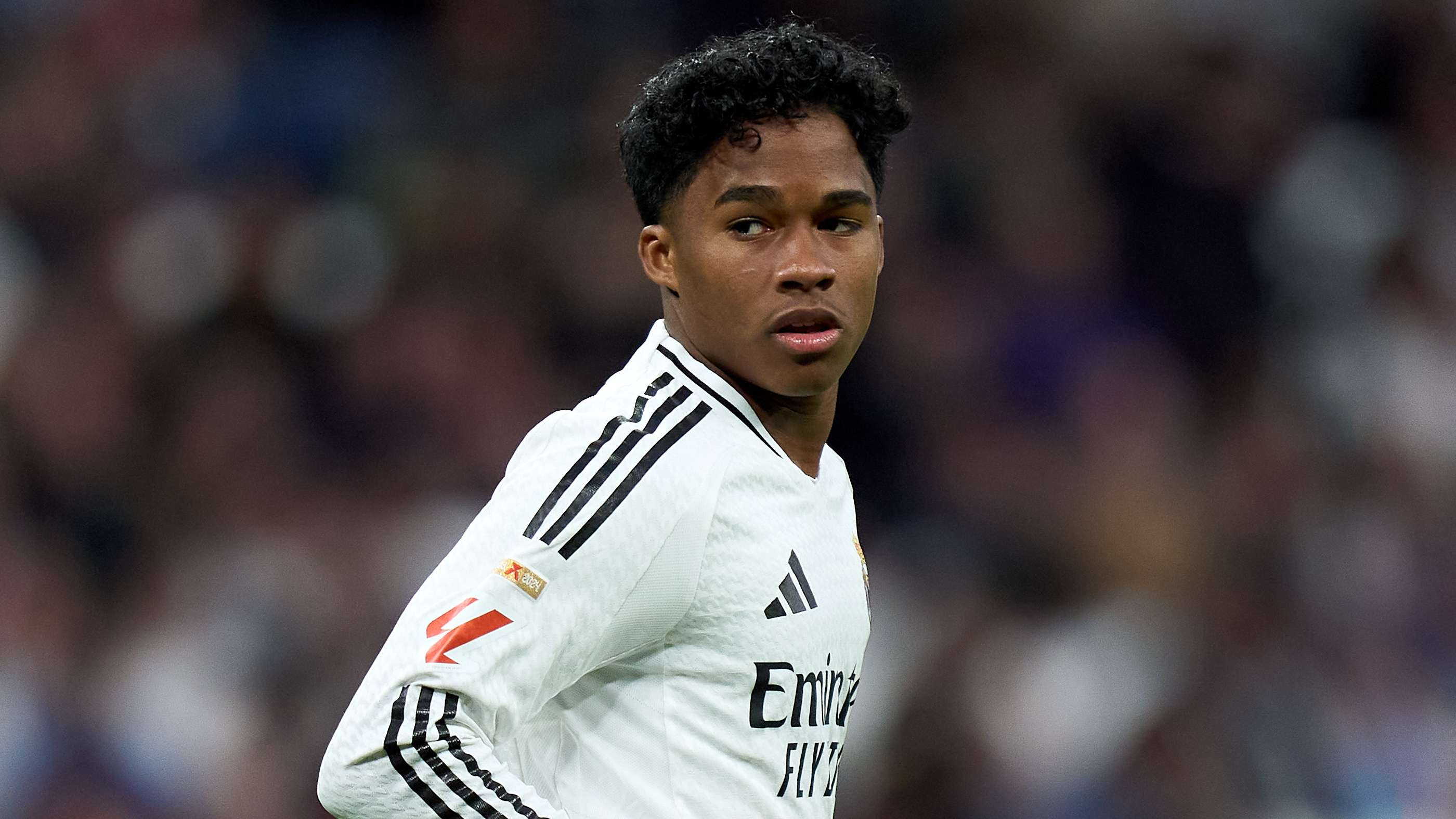 How much does Endrick earn per week playing at Real Madrid?  