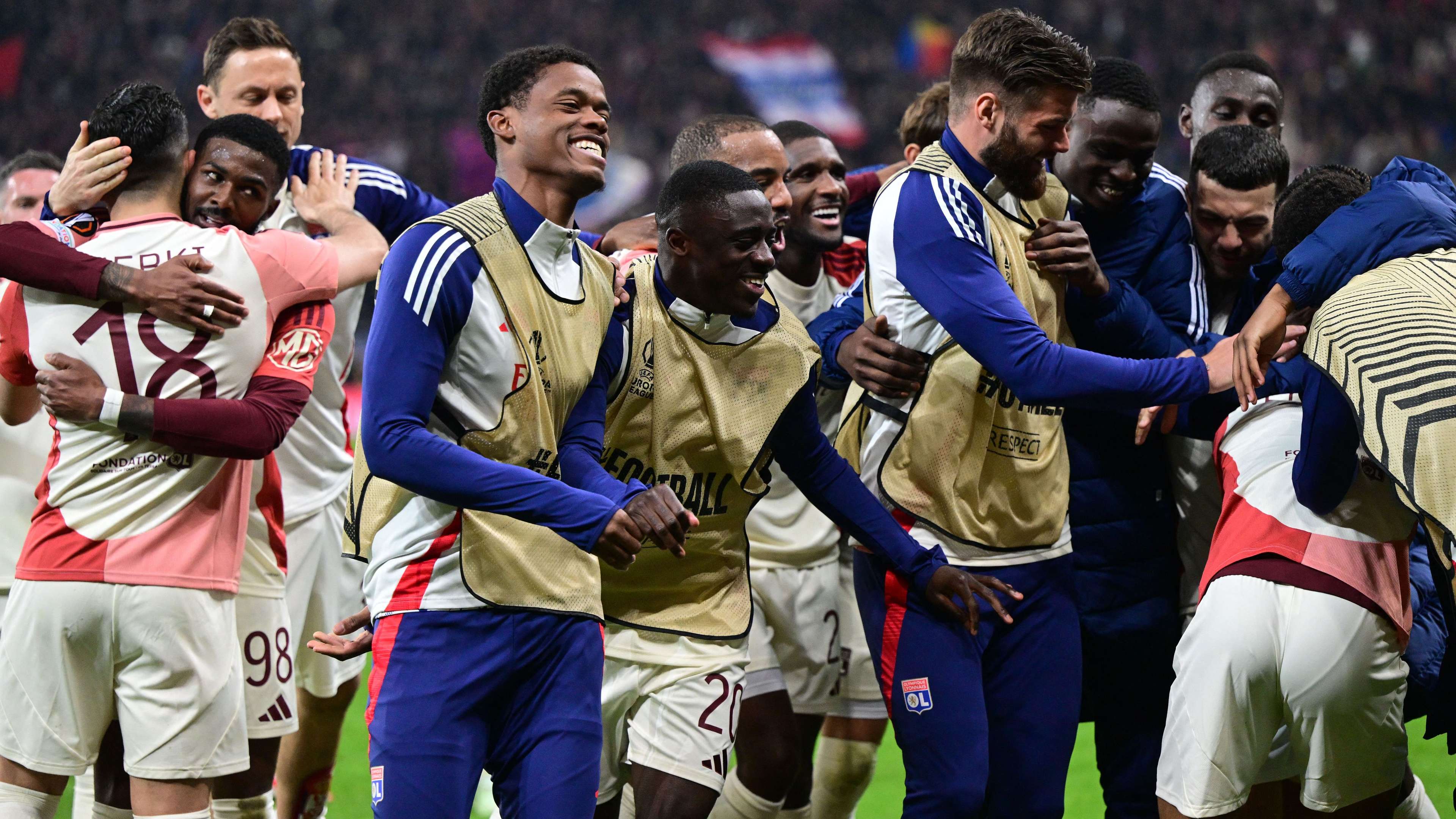 📽️ | Lyon players swarm Fonseca during Europa League celebrations  
