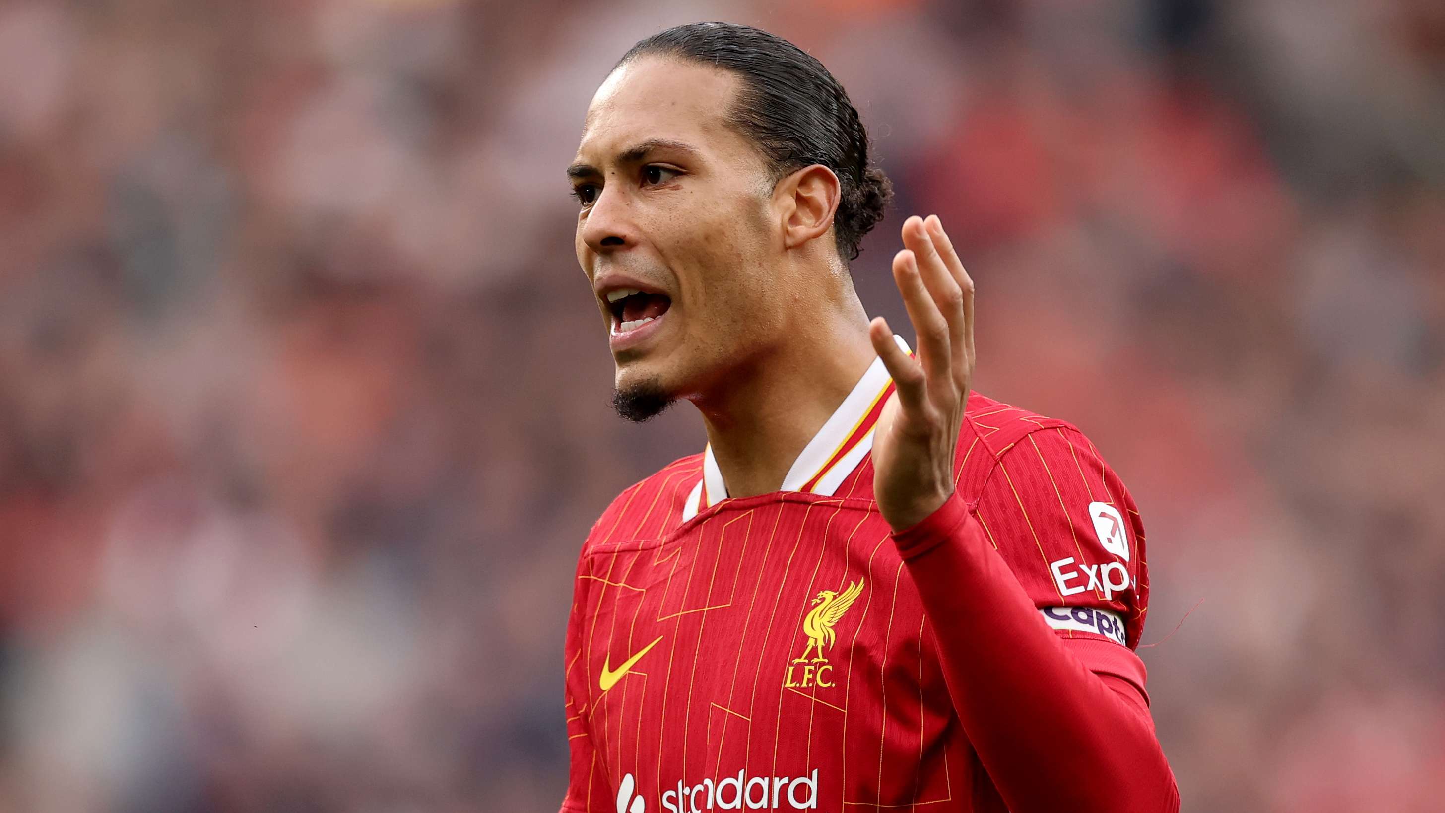 Van Dijk weighs up €20m Al-Hilal offer amid contract uncertainty  