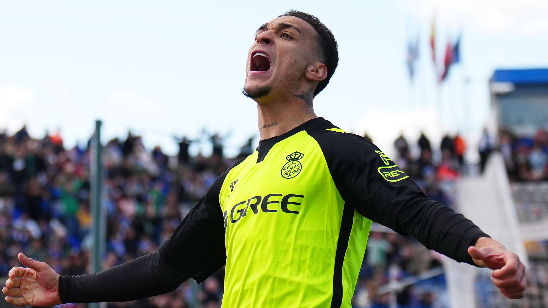 Antony provides brilliant assist for Betis after lung-busting run  