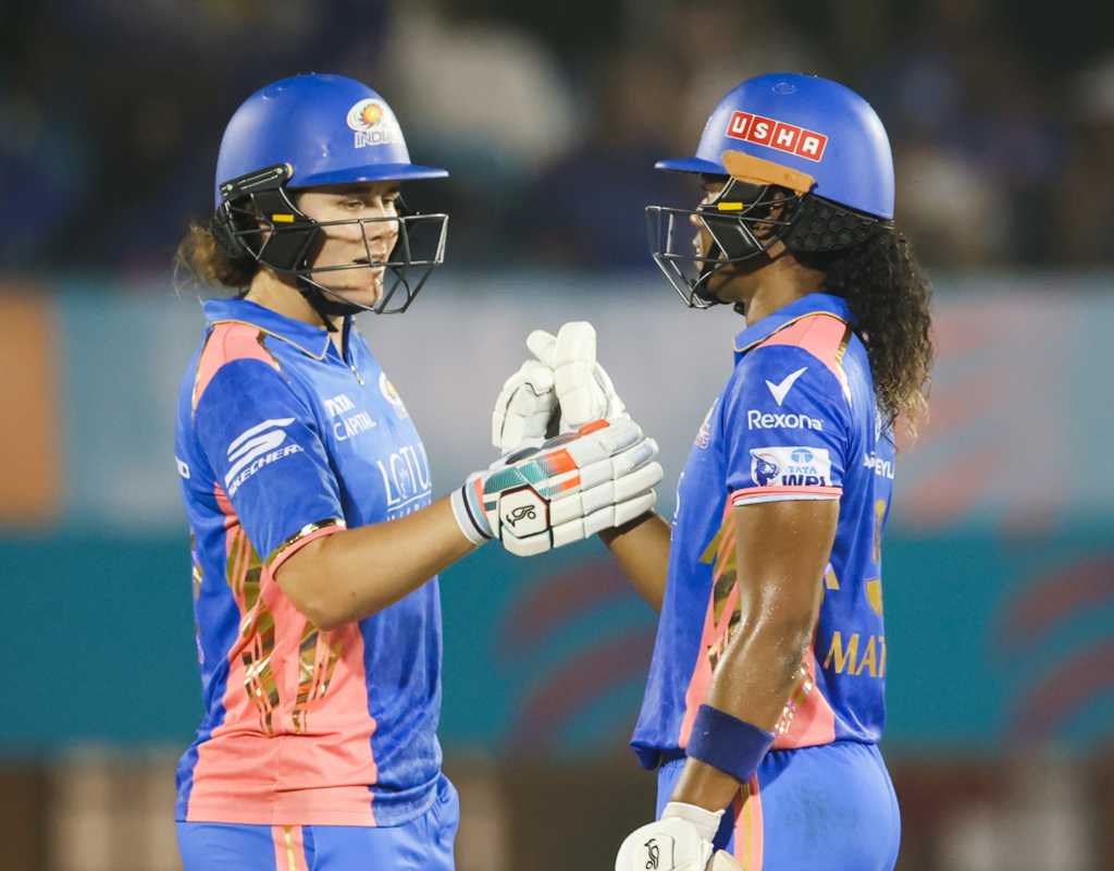 Middle-overs masterclass seals the deal for MI  