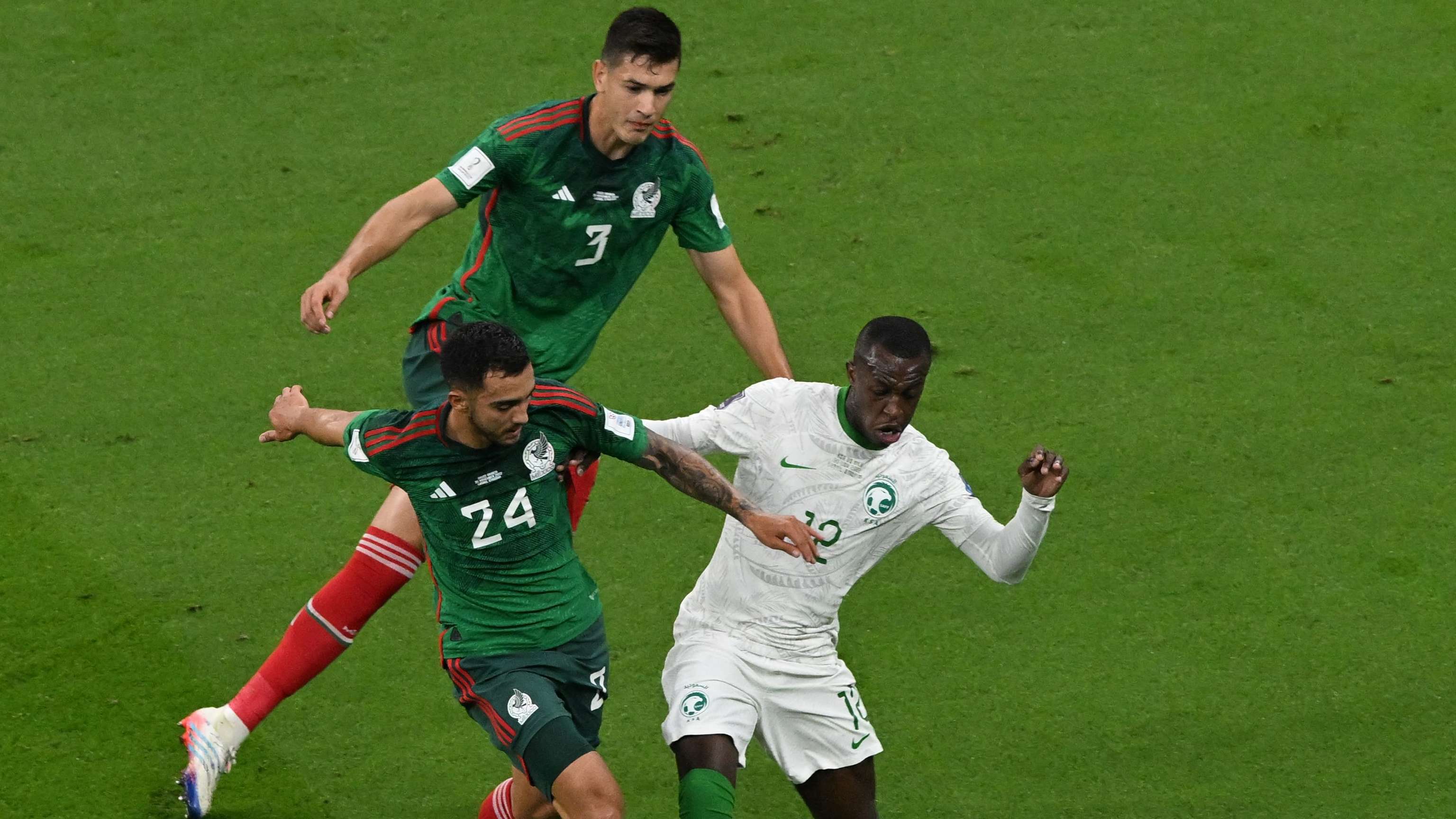 Reports: Montes, Chavez considering Cruz Azul move  