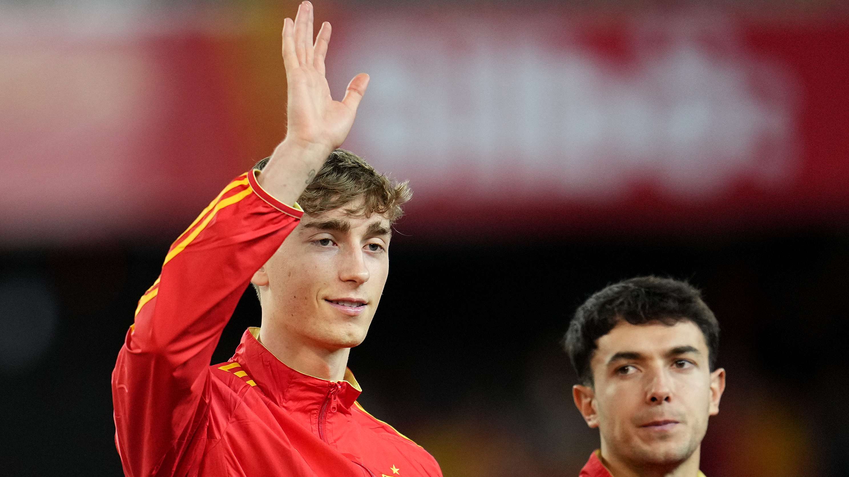 Bournemouth boss Iraola impressed by Huijsen amid transfer saga  