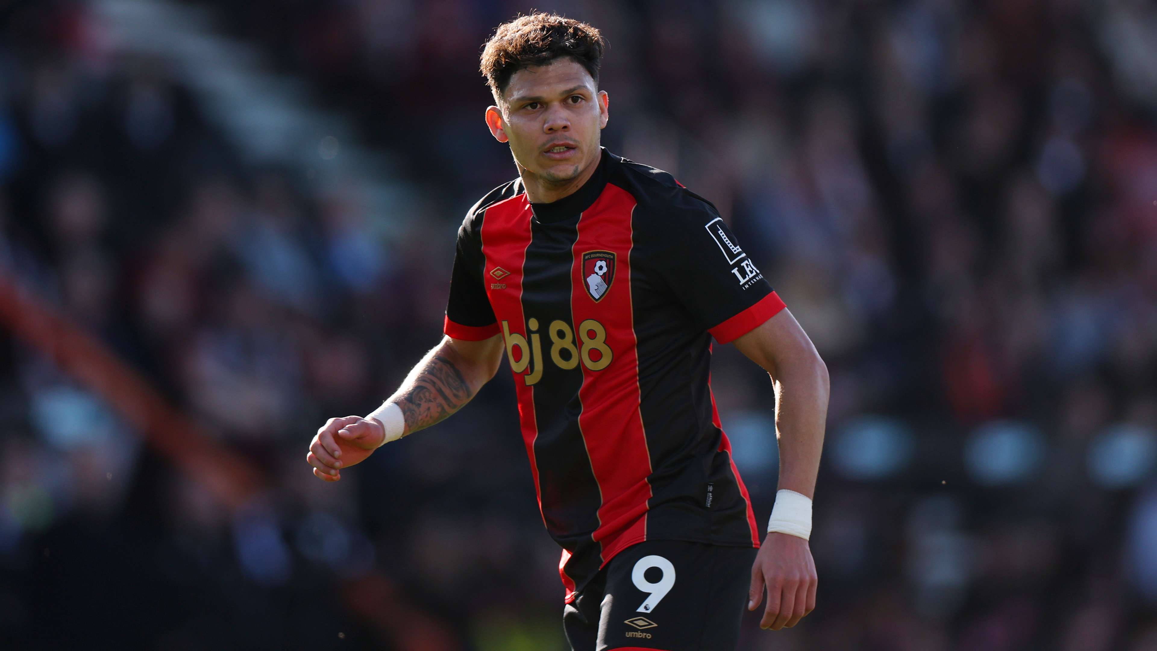 Iraola slams Evanilson's red card vs Man Utd and plans appeal  