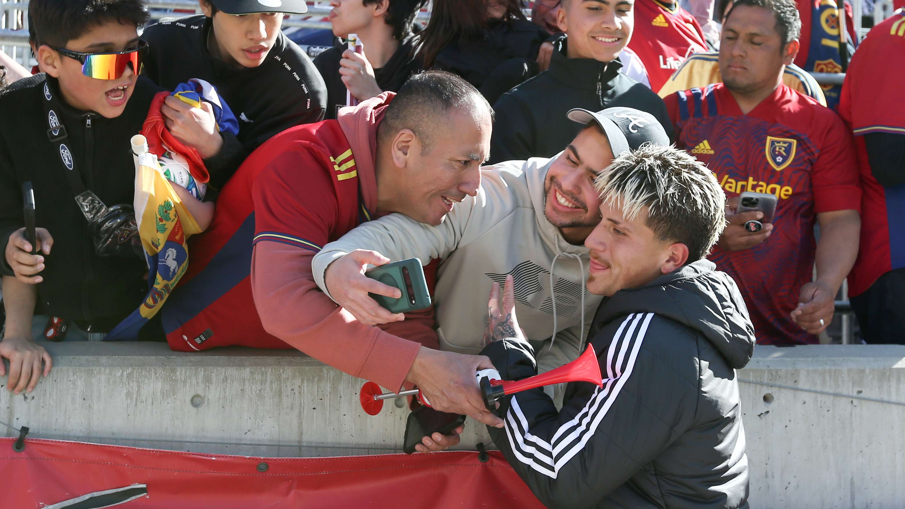 'Keep that stuff away from me' - RSL's Luna on transfer rumors  
