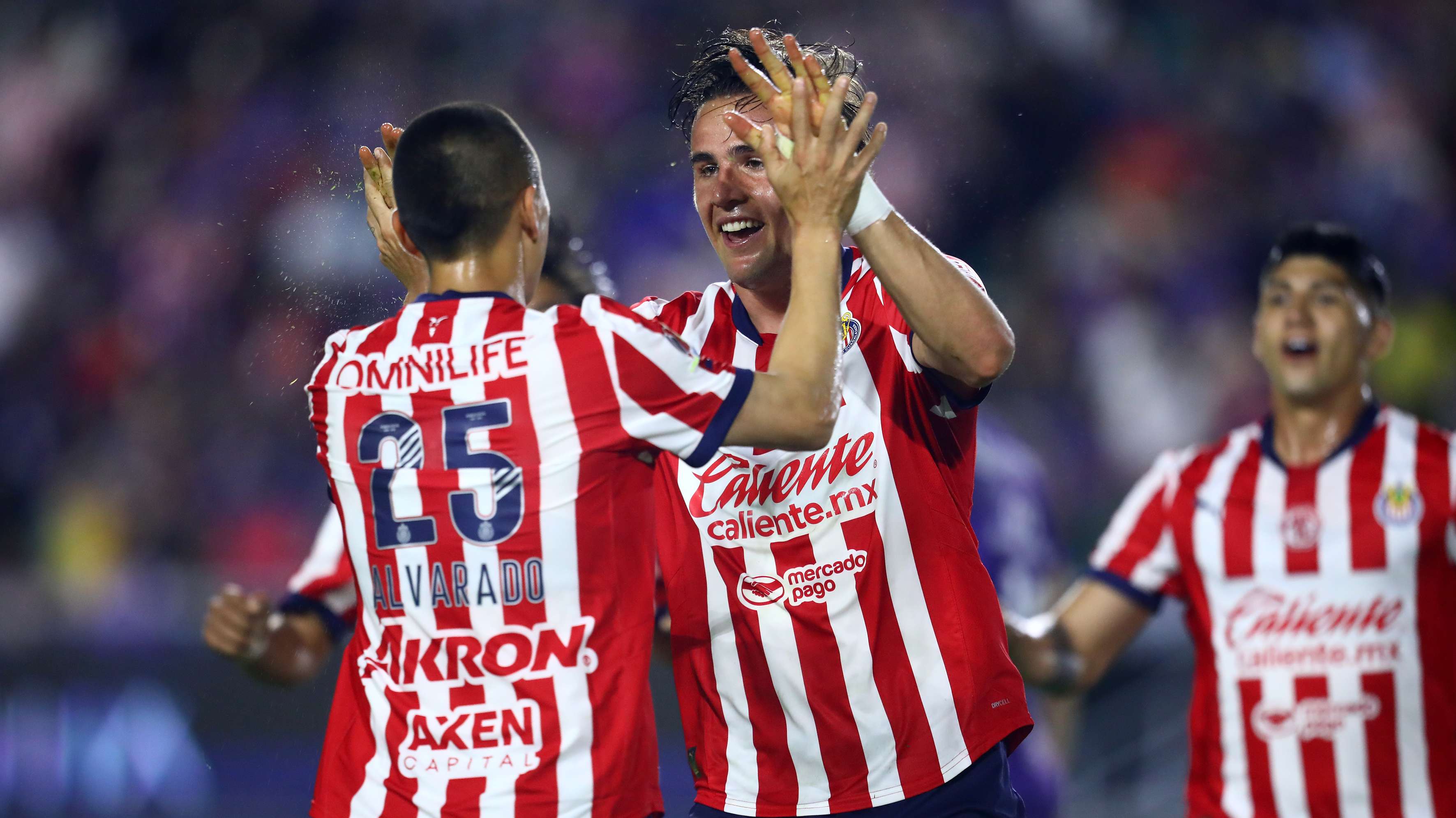 'Everything is possible' - Lozano won't rule out joining Chivas  