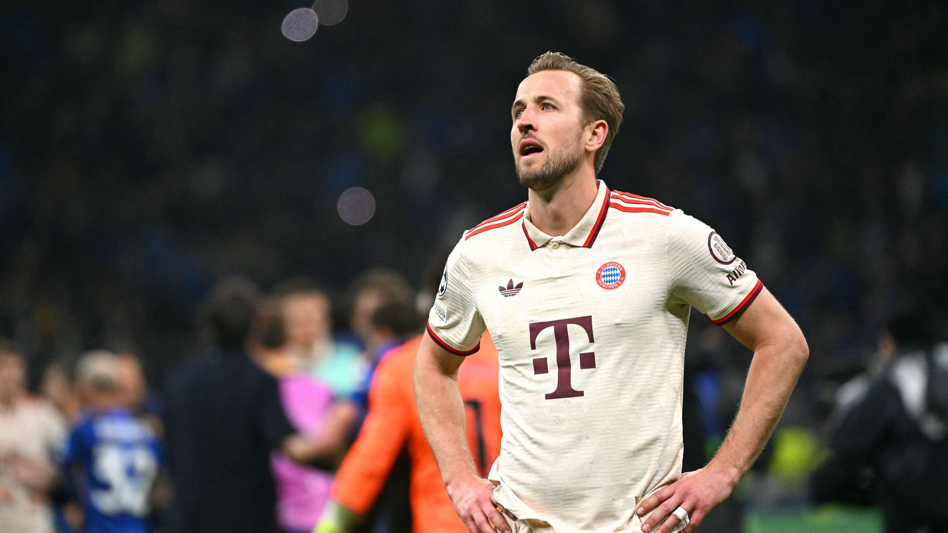 Bayern told to make Kane transfer decision after UCL exit  