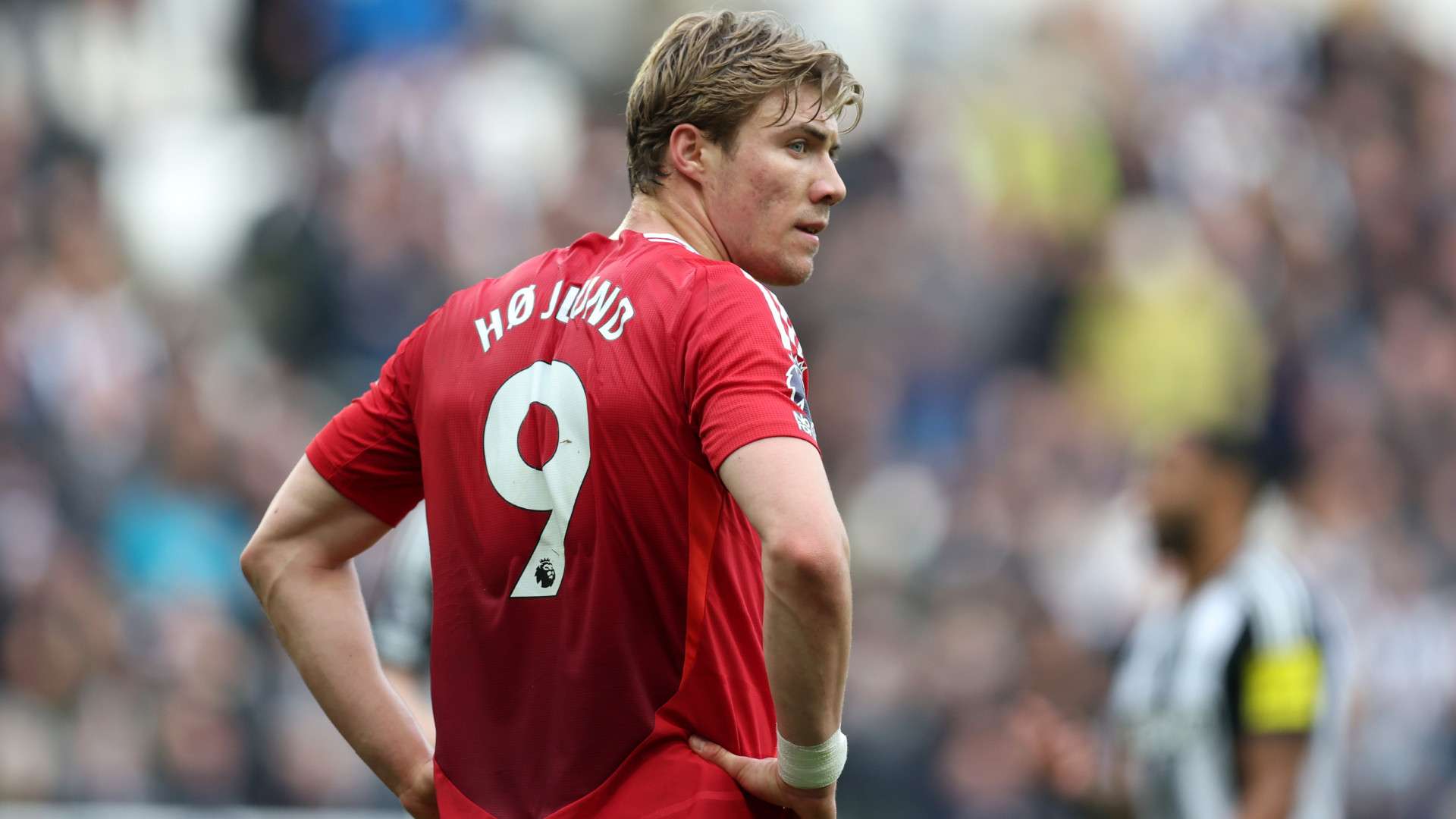 Fernandes bluntly reminds Hojlund of 'responsibility' as No.9  