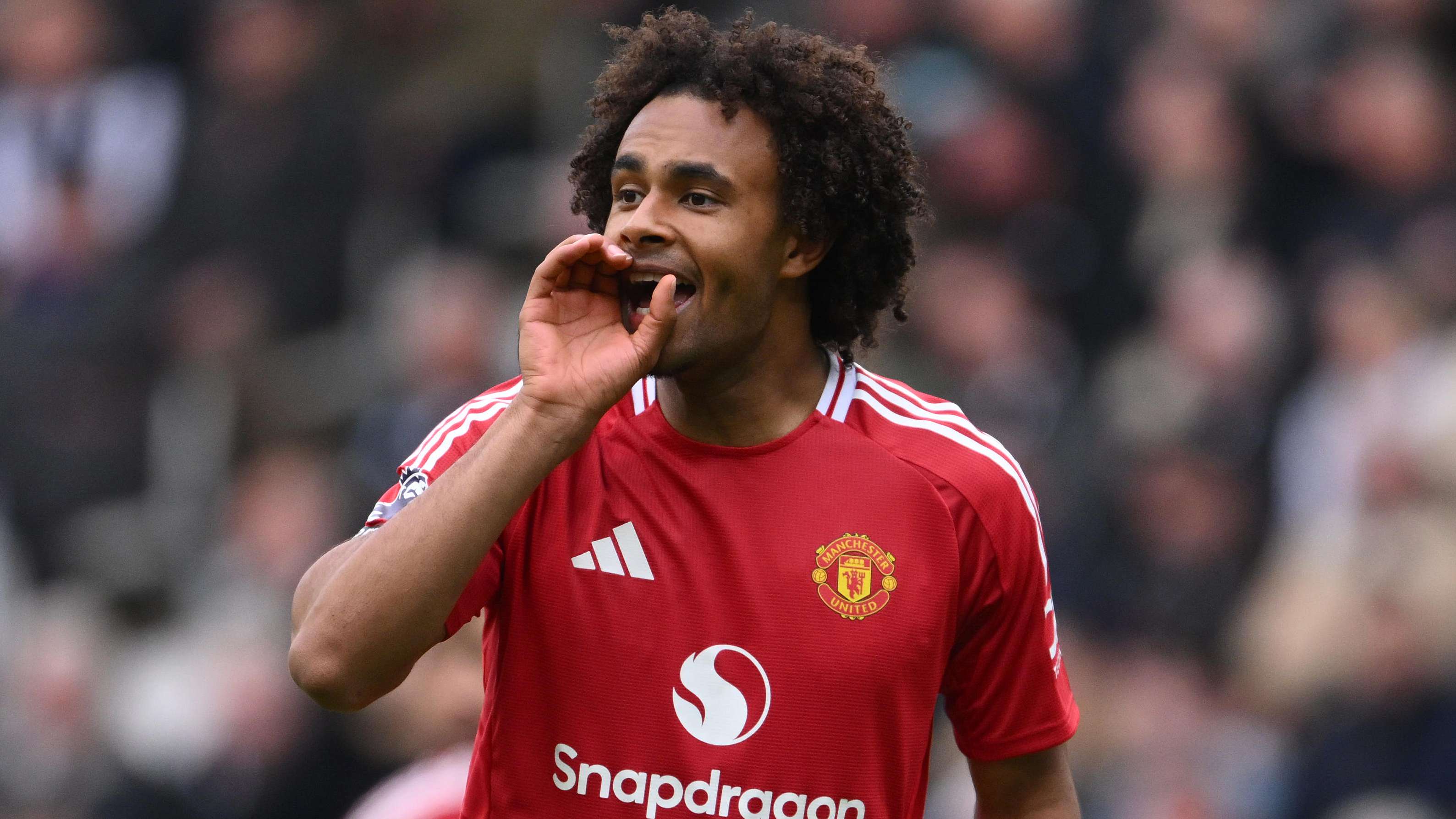 📽️ | Zirkzee hits out at 'all the fans who left'  