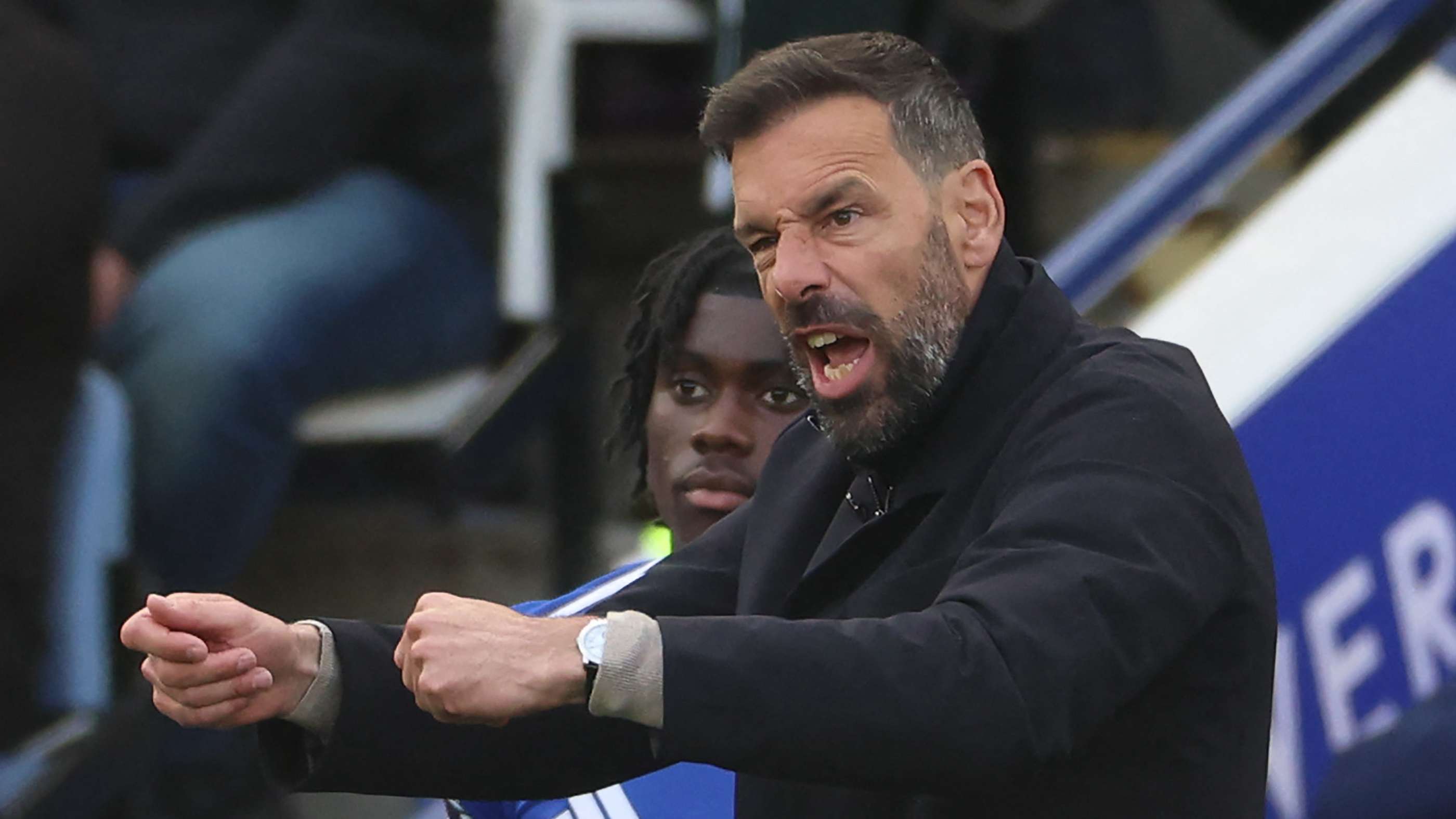 Leicester eye ex-England boss to replace van Nistelrooy  