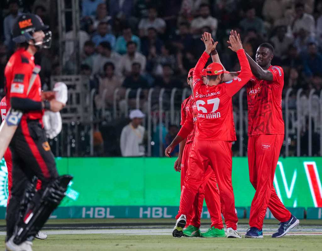 Holder picks four as Islamabad United win season opener  