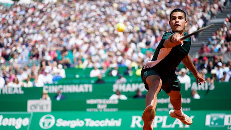 Zheng Qinwen guest edits 'W' magazine in China: 'Challenge accepted'  