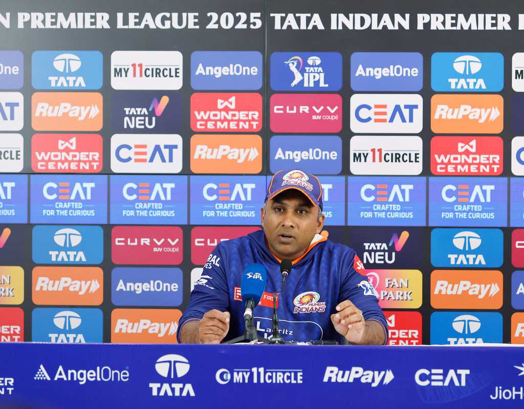 Jayawardene laments MI's powerplay issues  