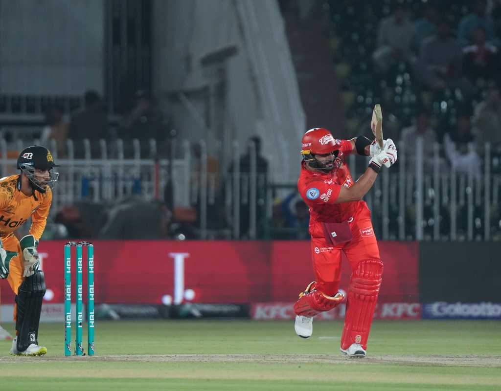 Sahibzada Farhan's ton decimates Zalmi  