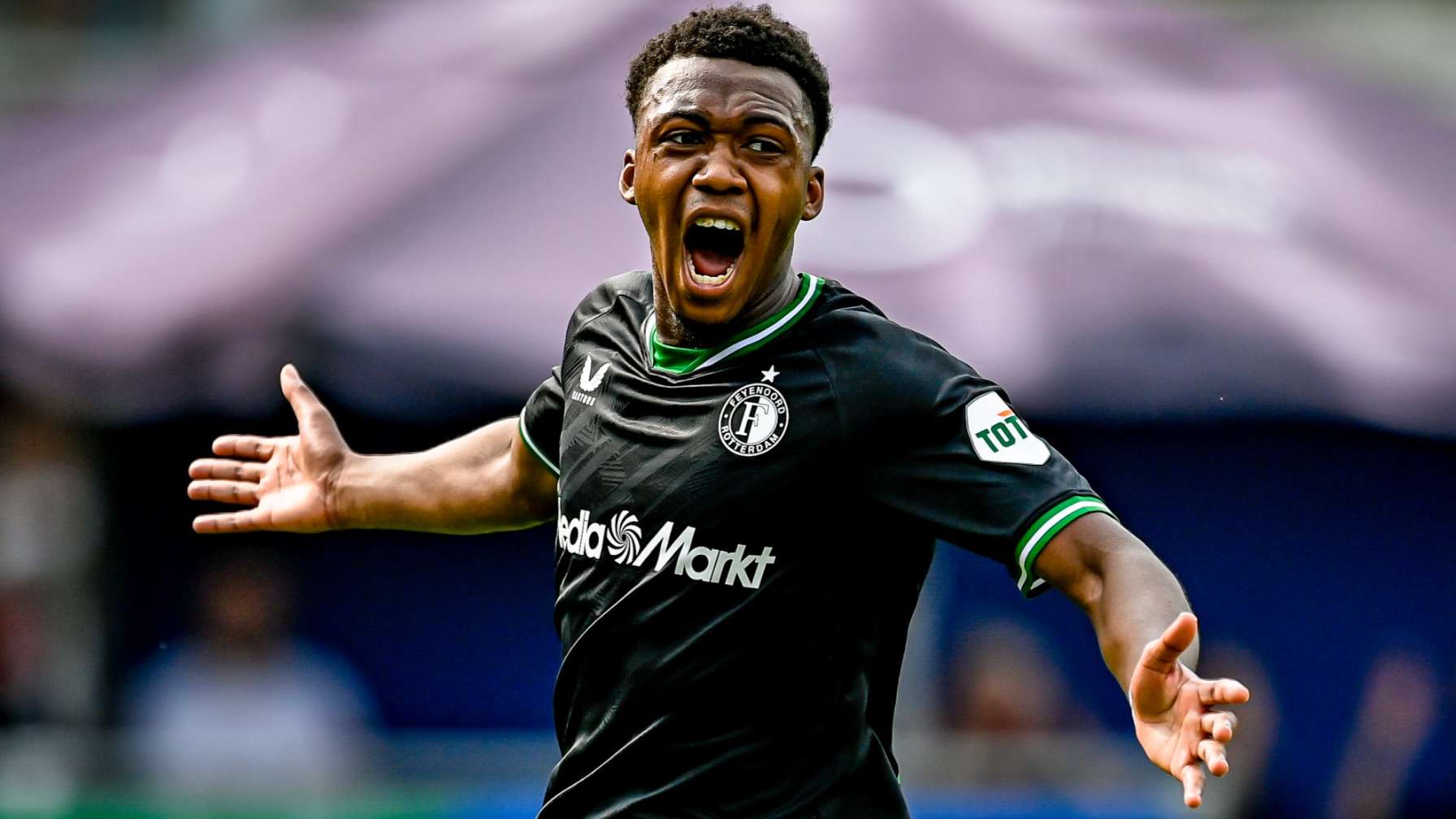 How much does Dutch wonderkid Antoni Milambo earn at Feyenoord?  