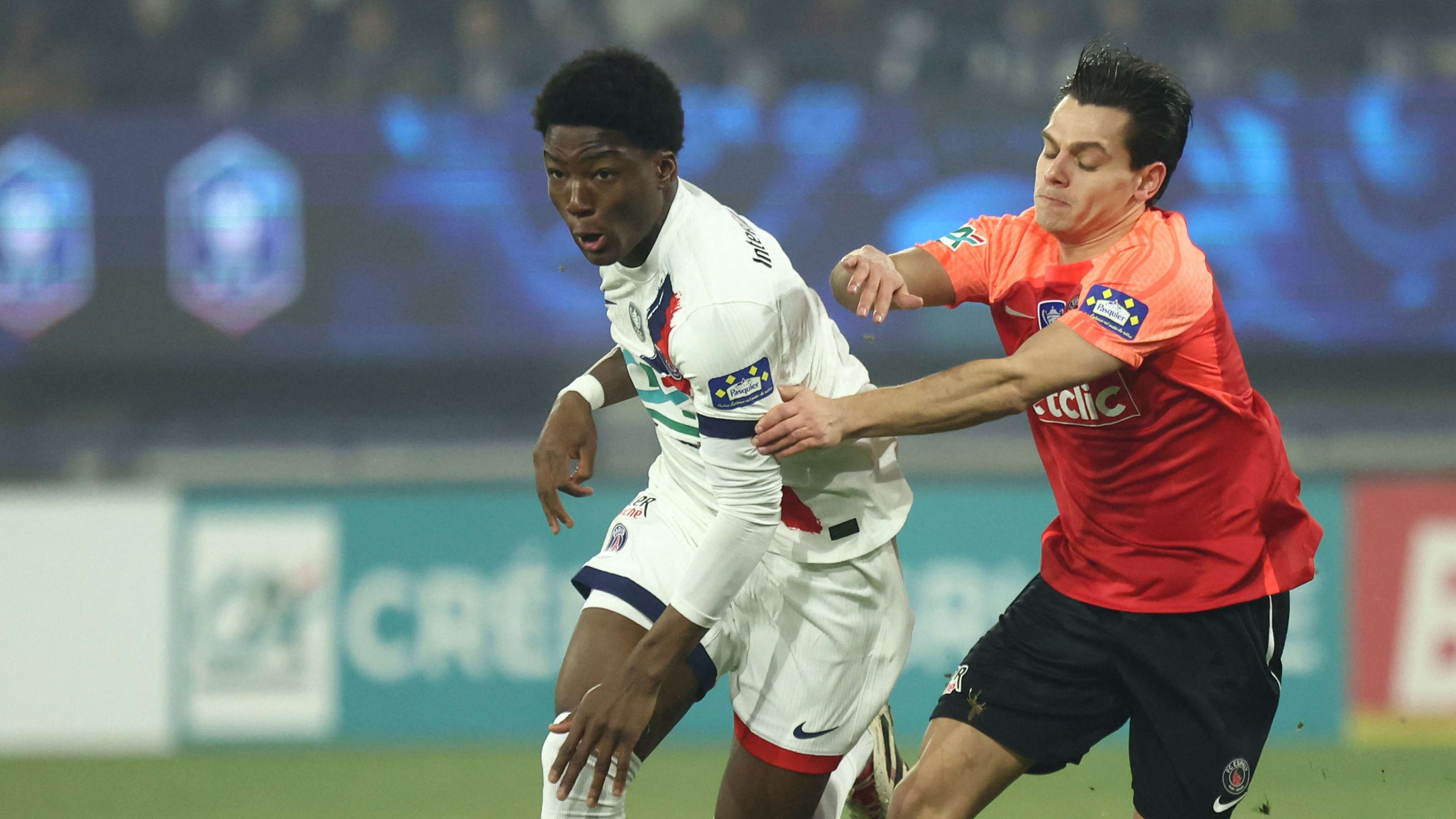 Chelsea face fight to land PSG starlet Tape amid EPL interest  