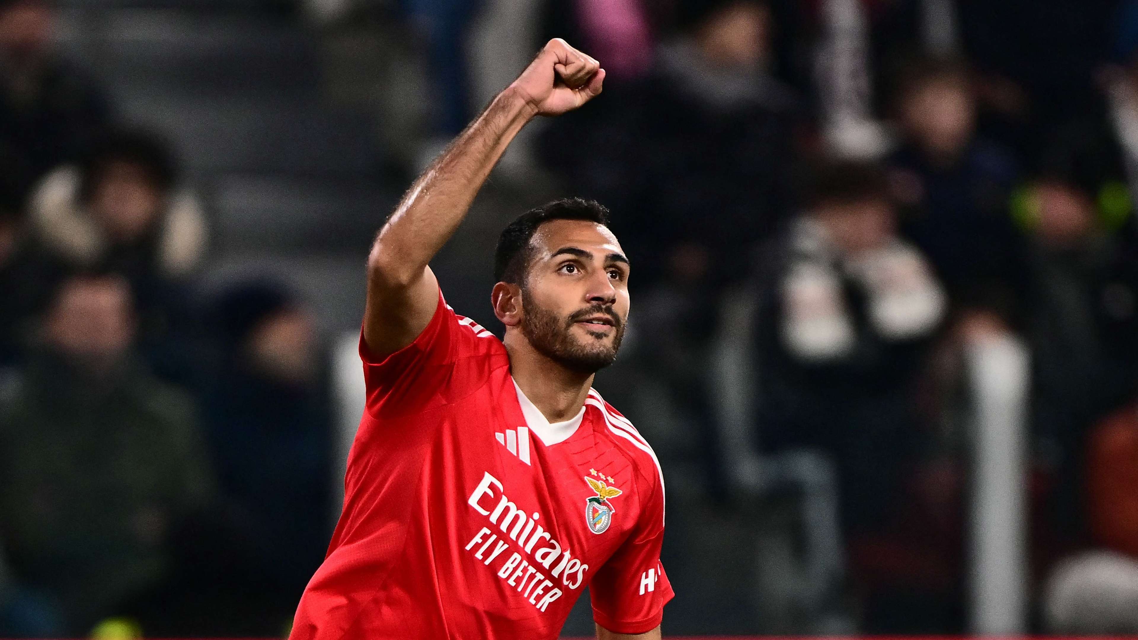 How much does Greek superstar Vangelis Pavlidis earn at Benfica?  