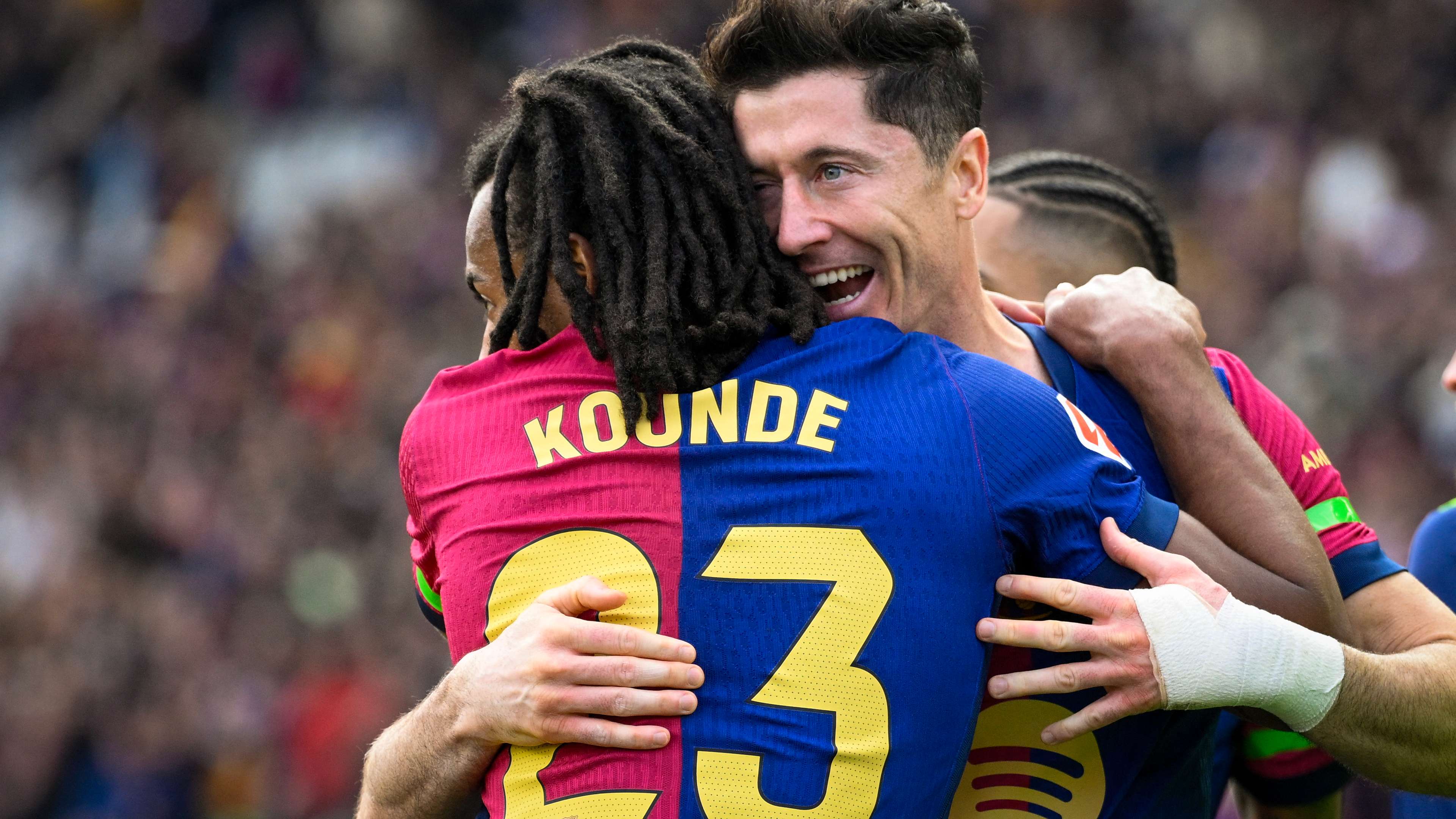 Kounds questions Lewandowski's substitution in Barca's UCL exit  