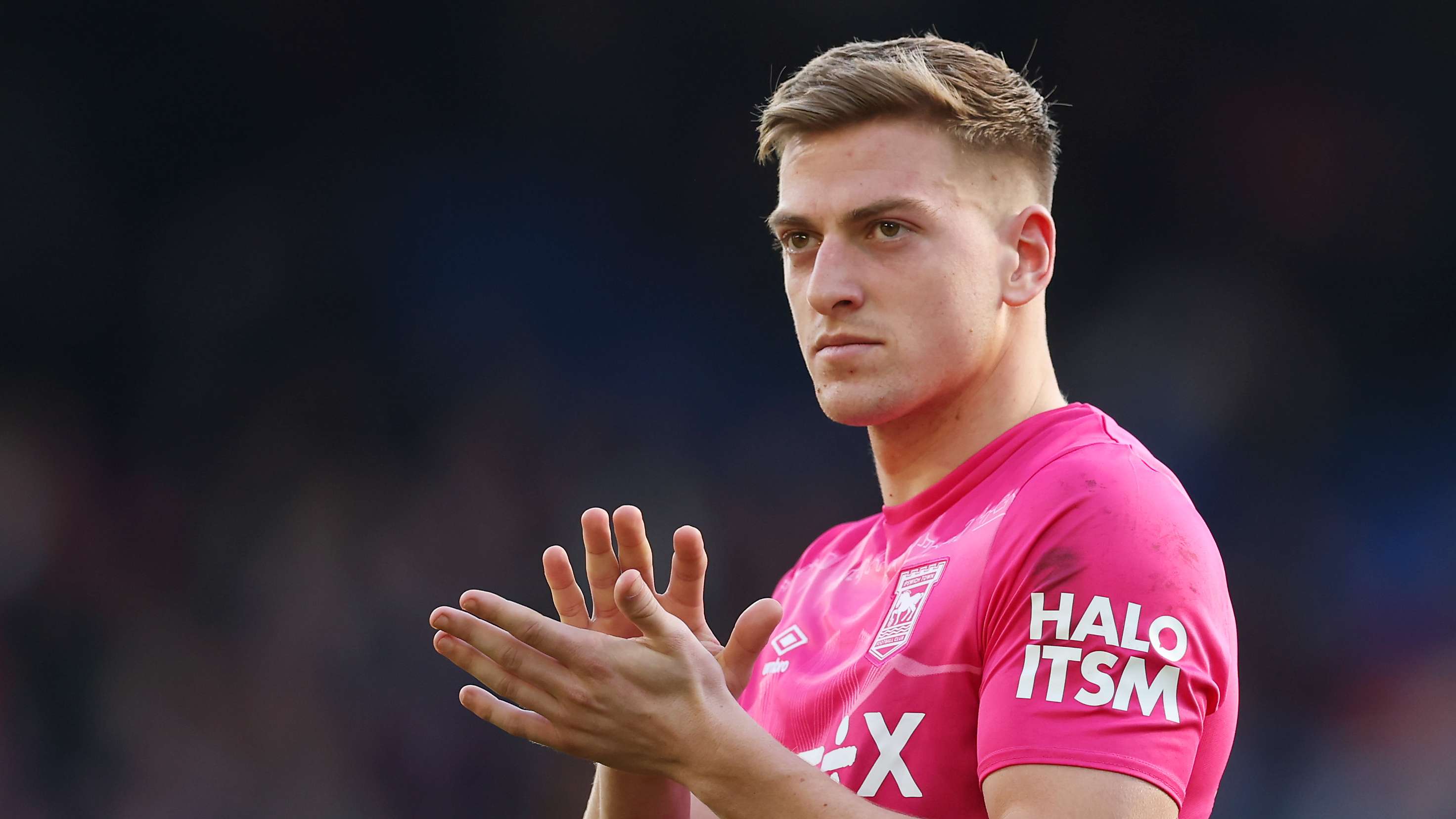 Man Utd agree deal to sign Delap but left waiting for decision  