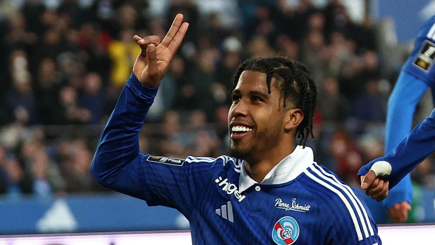 Arsenal and PSG line up swoop for Chelsea starlet  