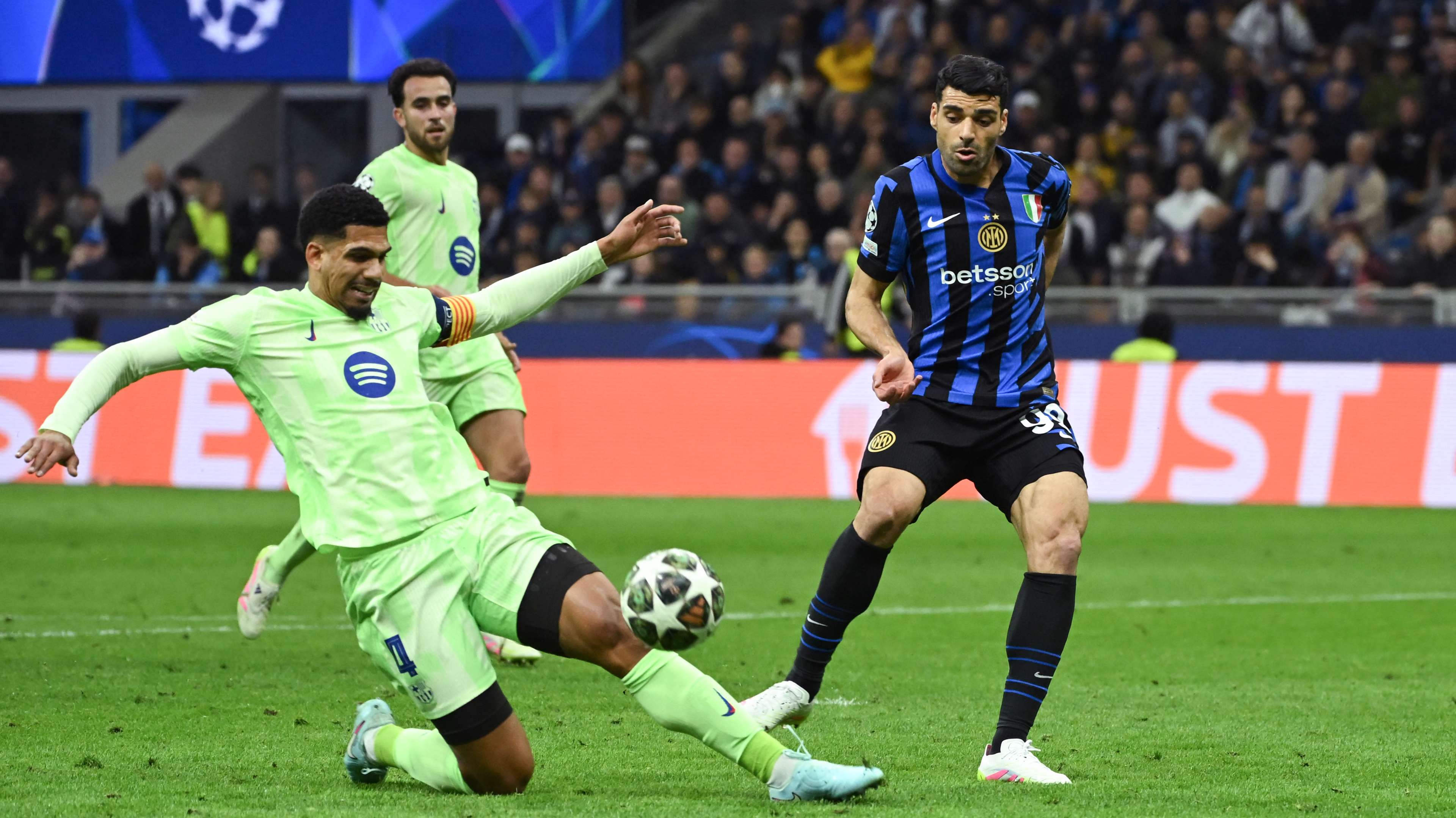 Araujo vows to bounce back from Inter mistakes in huge Clasico  
